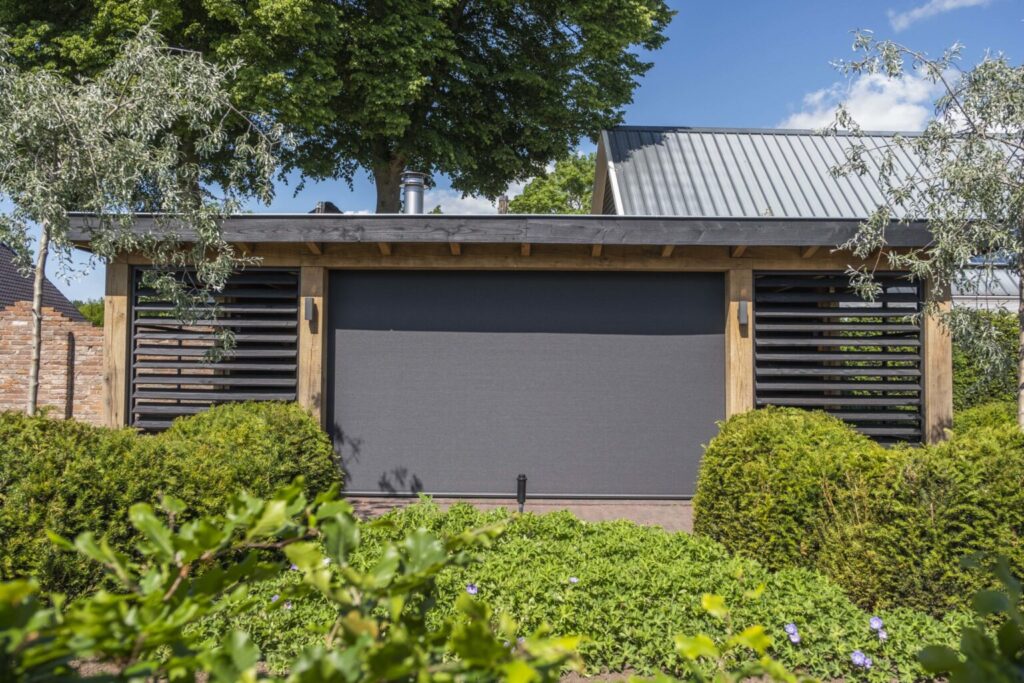 Screens-zonwering-overkapping-SunCircle-zonwering-1536x1024